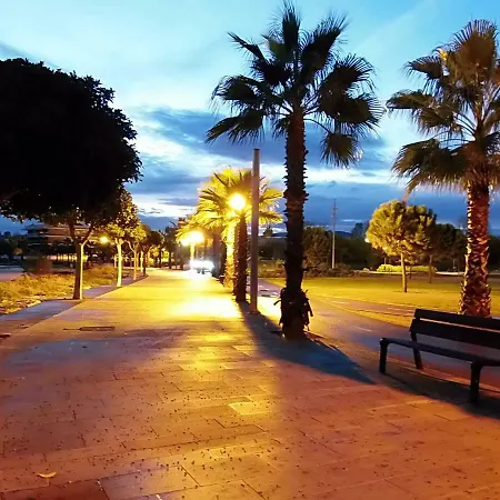Lejlighed Cozzy Flat In A Quiet And Area / Acogedor En Zona Tranquila Y Agradable